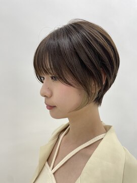 ピークアブー アヴェダ ギンザシックス(PEEK-A-BOO AVEDA GINZASIX) 前下がりショートボブ×イヤリングカラー