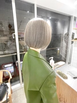 アルボ バイ ミラ 心斎橋(ARVO by MILA) 心斎橋/ブリーチ/ケアブリーチ/レイヤーカット/ベージュ