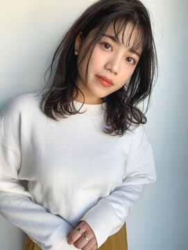 イズ(iss) カーキアッシュ 前髪あり