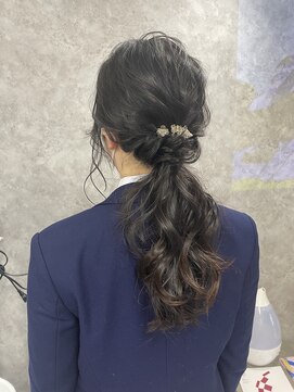 コーパル(copal) ふわふわに仕上げる・ローポニーアレンジ