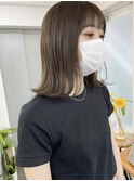 オリーブベージュ イルミナカラー 切りっぱなしボブ