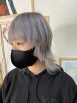 ヘアセットアンドエクステンションショールーム(SHOW ROOM) ホワイトシルバーのネオウルフ