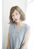 透け感ハイトーンのゆるカール