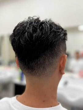 ヘアーサロンサトウ フェード&ニュアンスパーマスタイル 〈理容室〉