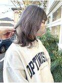 ホワイトグレージュ
