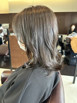 ムース 福島市店(Mousse-88-) 外ハネ くびれレイヤーミディアム アッシュグレージュ