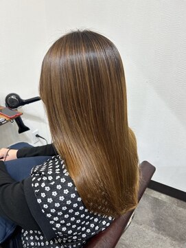 フース(Hus) ストレートヘア　ロング