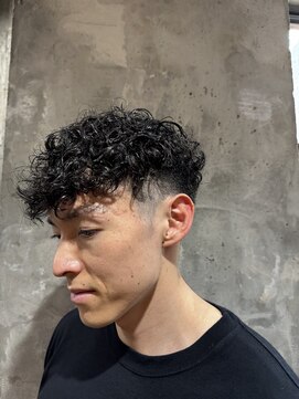 カーニー 上野(kearny) スペインカール波巻きスパイラルパーマツイストスパイラルパーマ