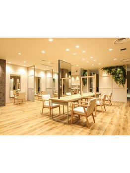 【地下鉄 西鉄共に駅直結◎】駅近×20時半まで営業！仕事や予定終わりに気軽にキレイに。