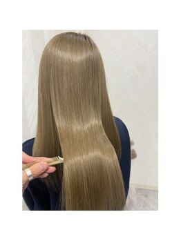 透明感あるカラーと扱いやすいカットで、あなたの美しさを最大限に◆スチームトリートメントで艶感アップ！
