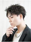 短髪アップバングフェザーパーマ刈り上げ