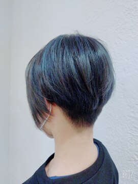 トモ tomo ビューティプラザ BEAUTY PLAZA 前下がりショートスタイル