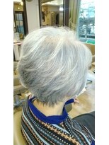 ビゼン 東伏見本店(hair make BIZEN) ミセスのグレイヘアショート