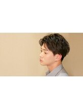 ビジネスマンも必見！人気のフェードカットはもちろんツーブロックも大好評◎