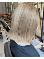 イキプラスディードットログ 大和八木駅前店(ikii+D.Log) ミルクティーベージュ/ハイトーン/Wカラー/ブロンドカラー/ボブ