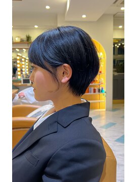 ロンド パルティール 大宮(Lond partir) 斜めバング黒髪グレーベージュアッシュブラックショート