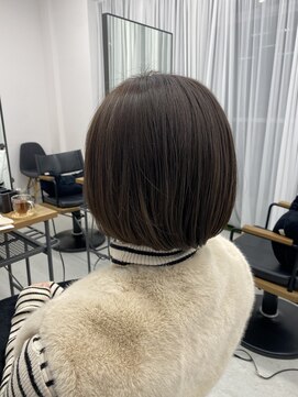 テラス トヨタ(Telasu Toyota) アッシュブラウニーなボブ