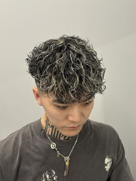 フライ 東通り店(Frei) ホワイトメッシュスパイラルパーマ