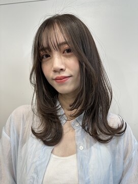 エレン 池袋(ElEn.) レイヤーカットでゆる巻き可愛いロングヘア