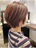ショートボブ。