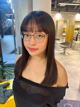 シティ(CITY) 艶髪ブルーブラック×お顔周りレイヤーカット【CHICA】