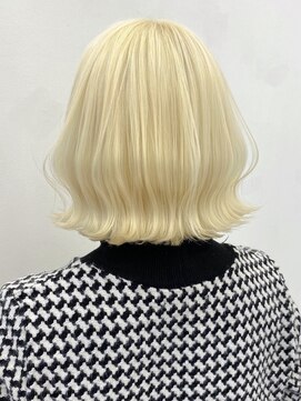 ベレーザシェルト(Beleza scelto) 11095ホワイトブロンドシルバーアッシュ韓国レイヤーカットボブ