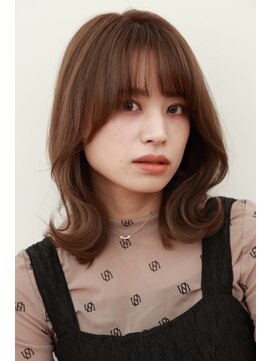 ソレイユトウキョウシブヤ(SOLEIL TOKYO shibuya) ミディアムレイヤー顔まわりカット外ハネ韓国くびれヘア