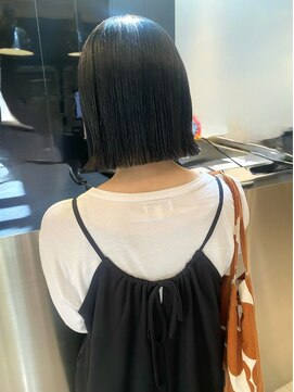 シータ(sheta) 【表参道sheta小林】黒髪外ハネボブ小顔切りっぱなしボブ