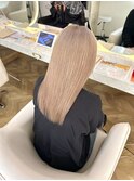 透明感たっぷりのミルクティベージュカラー