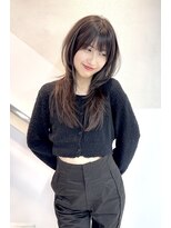 アナ ラーナ(Anna Lanna)&nbsp;ハッシュカット　くびれレイヤー　ロングレイヤー　オリーブヘア