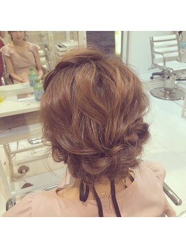 ヘアーアンドメイク キュアー(hair&make cure) 編み込みルーズシニヨン☆