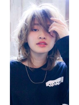 エイミー(Aimee) Aimee プラチナグレージュ×ウルフスタイル