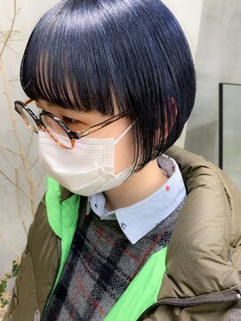 テトヘアー(teto hair) ワイドバング、刈り上げ女子、ネイビーカラー、スリークボブ