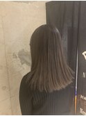 透明感暗めグレージュ