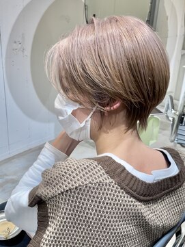 ストレータ バイ マリオ(Strata by mario) ［横山］ショート×wカラーハイトーングレージュ