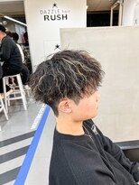 ダズルヘアラッシュ(DAZZLE hair RUSH)&nbsp;ハイライトの残りにツイストスパイラルパーマ！