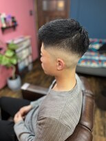 クレイジーバーバー(CRAZY BARBER)&nbsp;スキンフェードアップバング