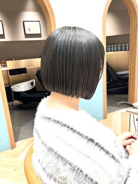 ロンド レグリーズ 立川(Lond leglise) タッセルボブ/ミニボブ/フェイスレイヤー/顔まわり/グレージュ