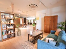アンバール(amberl)の雰囲気（木のぬくもりと癒しを感じる広々とした店内での施術♪）