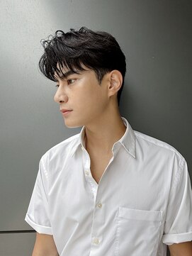 トルネード(TORNADO) メンズショートパーマフェザーパーマ暗髪面長ビジネスK20251102