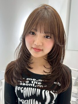 ヨロ 上野(YOLO) ハイライトカラーミルクティーベージュレイヤーカット