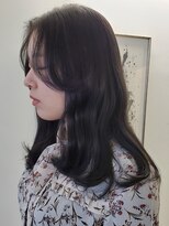 インビテーション(invitation)&nbsp;黒髪もおしゃれなスタイルに！