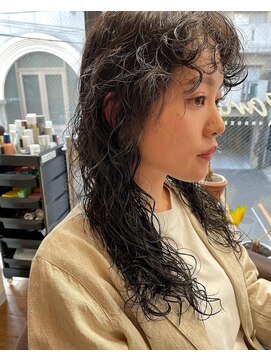 ア セカンド 清藤美容室第弐號(a sekand) ロングのハードパーマスタイル