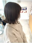 オリーブベージュ