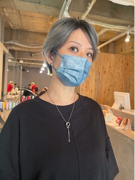 イトシテ シルバーカラー×ショートヘア【本多身和子】