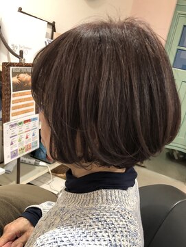 ドゥ スタイル 三国ヶ丘店(Duex Style) 白髪暈しハイライト、60代以上のマダムにもナチュラルな仕上がり