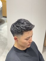 グルーマーズトウキョウ 渋谷店(GROOMER/S TOKYO)&nbsp;フェザーアップ バーバー フェードカット  アップバング