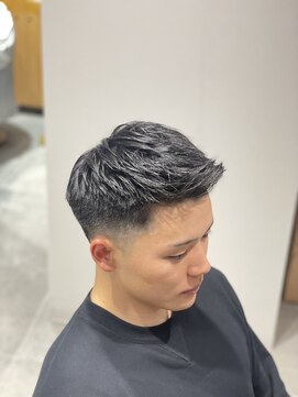 グルーマーズトウキョウ 渋谷店(GROOMER/S TOKYO) フェザーアップ バーバー フェードカット  アップバング