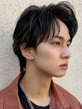 トルネード(TORNADO) 外国人風センターパートツーブロックミディアム n7.7.25