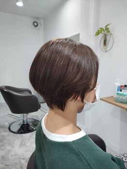 襟足や顔周りにこだわった優雅で扱いやすいスタイルであなたの魅力を最大限に引き出します◎